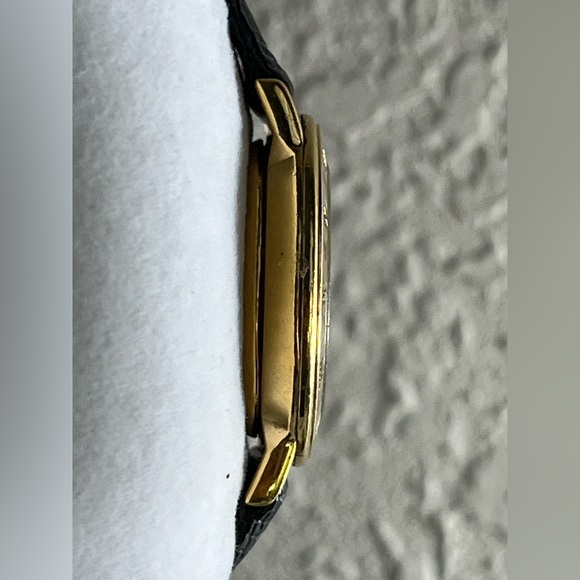 GUCCI vintage 3000.2.L Gucci ladies Watch - Picture 5 of 13